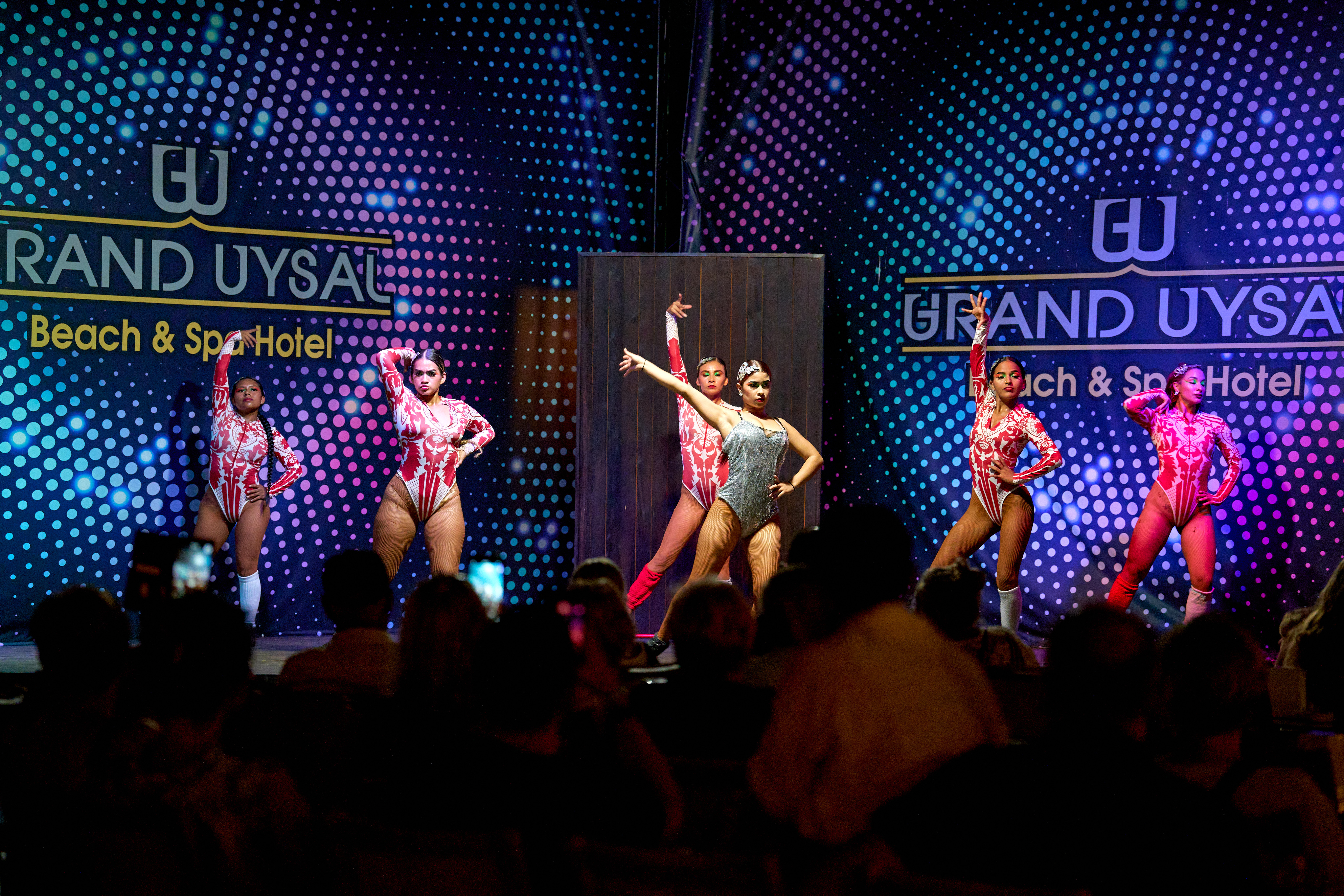 Grand Uysal Beach & Spa Hotel evening show