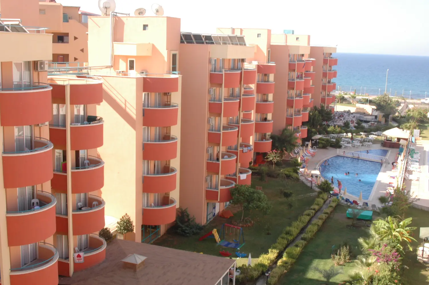 Family Suite blocks, pool and sea